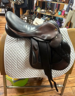 Black Country Vinici Monoflap Jump saddle - 17"