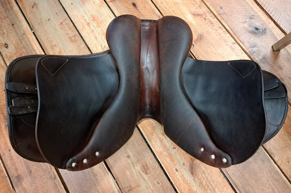 SOLD 2005 Antares Jump Saddle 16.5" SOLD