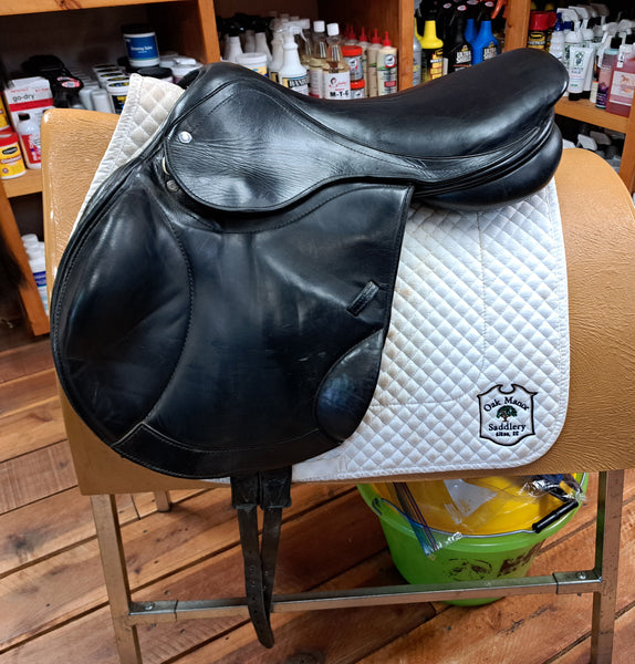 Custom Saddlery Black Monoflap Jump Saddle 17.5"