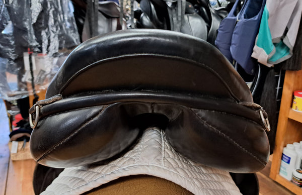 Black Country Solare Jump Saddle 18"