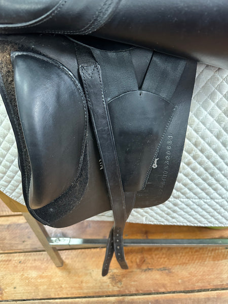 2020 Kingsley Dressage Saddle -17.5