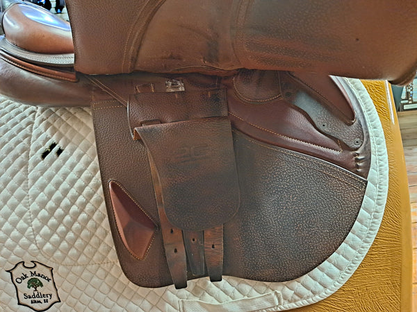 SOLD CWD G2 Close Contact Saddle 17"