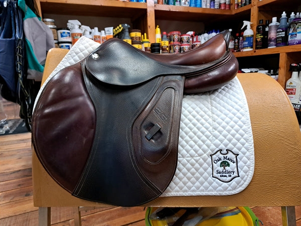 SOLD CWD G2 Close Contact Saddle 17"