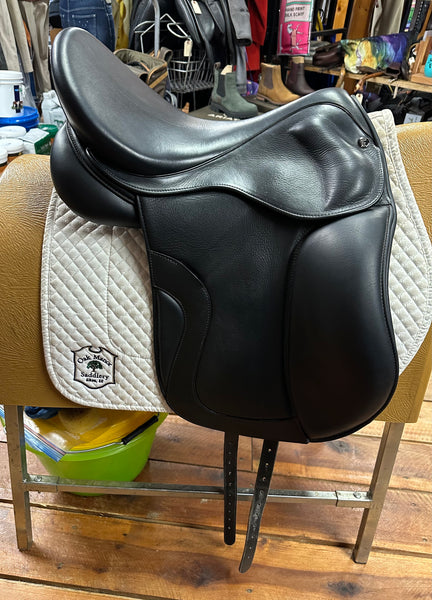 2020 Kingsley Dressage Saddle -17.5