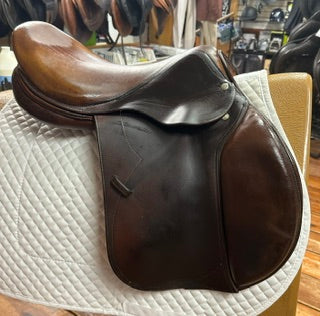 2007 Devoucoux Barritz Jump Saddle - 17"