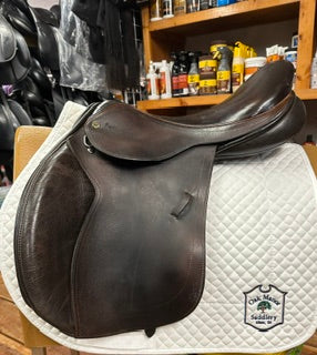 Black Country Ricochet Jump Saddle - 18"