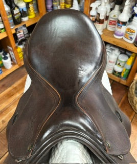 Black Country Ricochet Jump Saddle - 18"