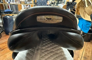 Black Country Ricochet Jump Saddle - 18"