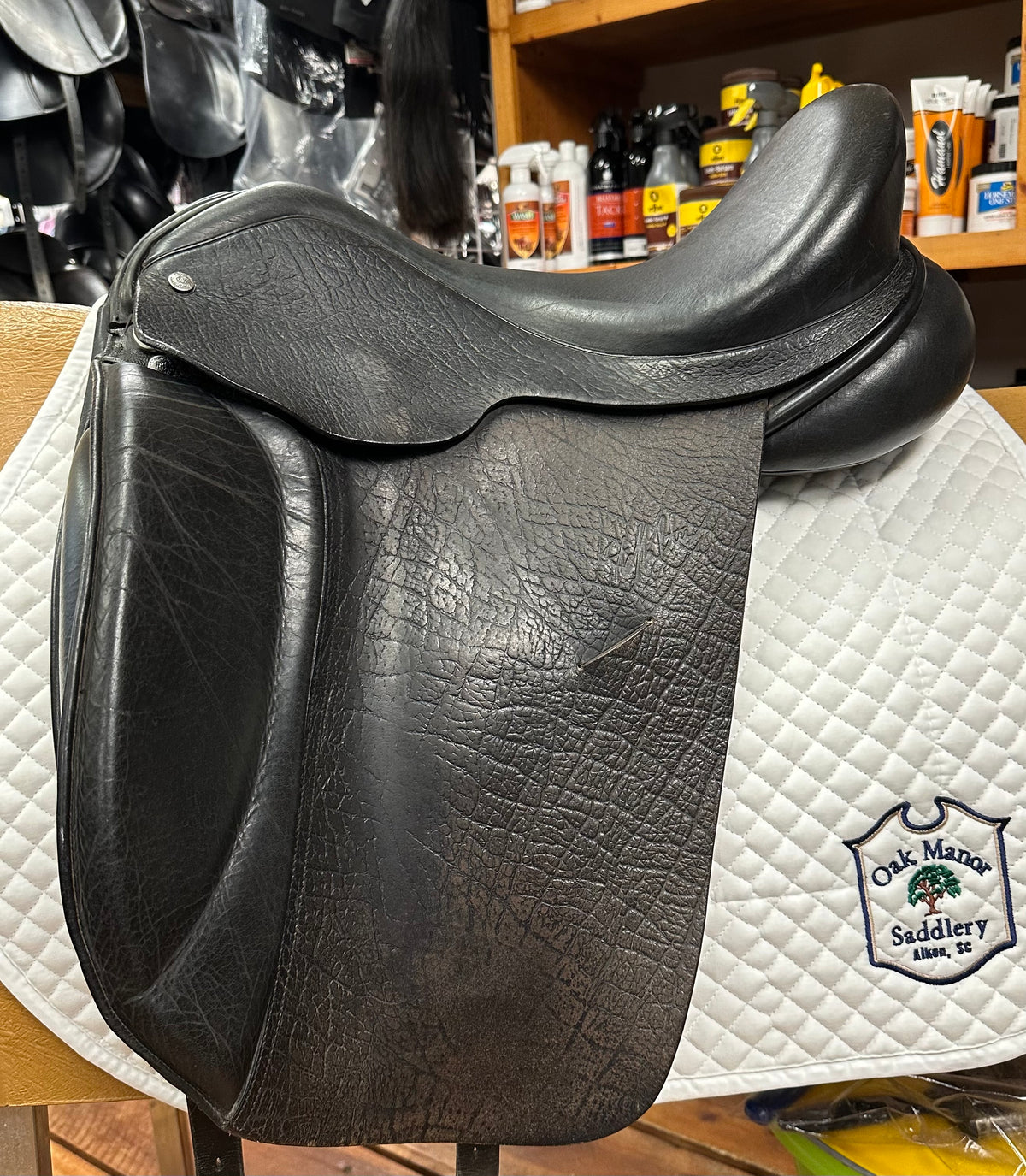 2008 Custom Advantage Dressage Saddle - 17"