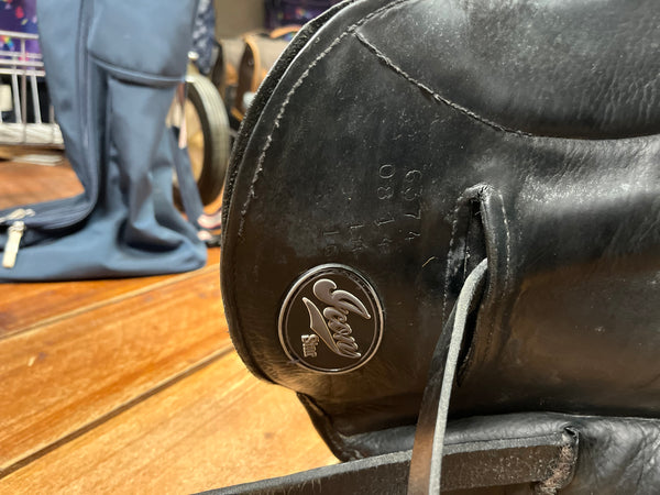 Custom Saddlery Icon Star Dressage Saddle