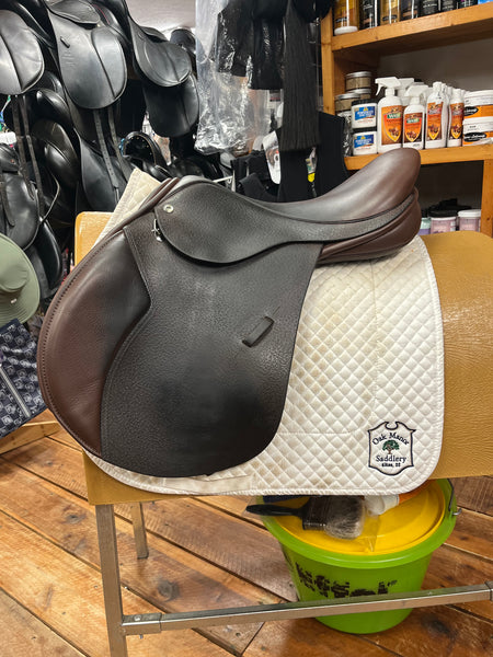 Black Country Quantum Jump Saddle 17"