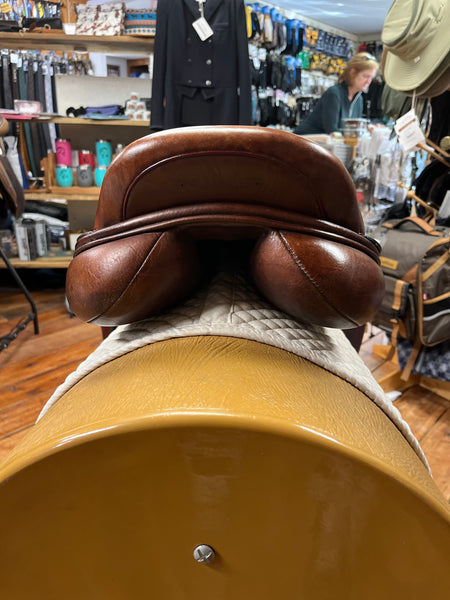 2014 Aires de Haute Jump Saddle- 17.5"