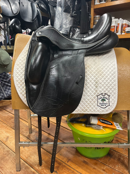 2001 Custom Saddlery Icon Flight Dressage Saddle- 17"