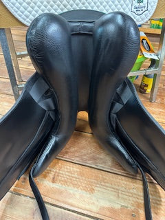 Custom Saddlery Wolfgang Gemini R Dressage Saddle - 17.5"