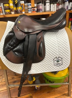 Black Country Vinici Monoflap Jump saddle - 17"