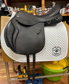 2024 Black Country Wexford Jump Saddle - 18"