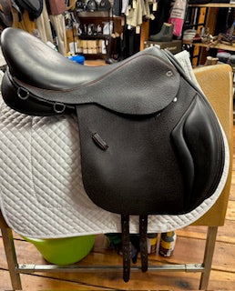 2024 Black Country Wexford Jump Saddle - 18"
