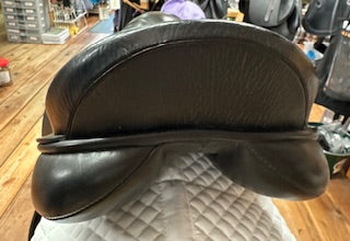 Black Country Eloquence Dressage saddle - 17"