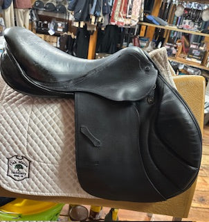 Stubben Portos Jump Saddle - 17.5"