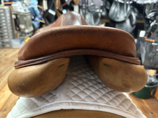 2009 Devoucoux Barritz Jump Saddle - 18.5