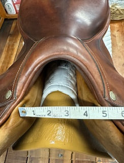 2009 Devoucoux Barritz Jump Saddle - 18.5