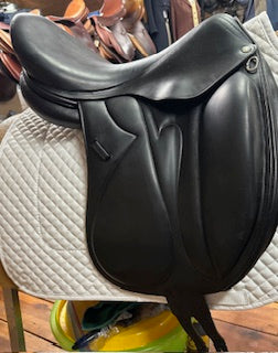 2017 Devoucoux Makila Dressage Saddle- 18"