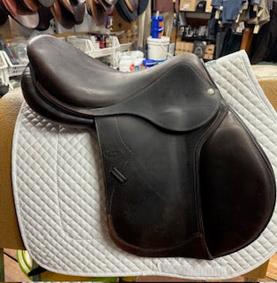 2020 Devoucoux Biarritz Jump Saddle - 17"
