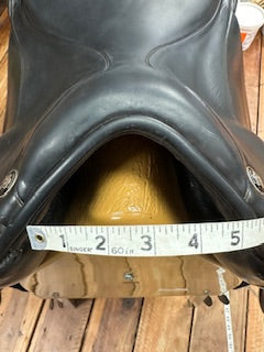 2010 Hennig Sofa Dressage Saddle - 17.5