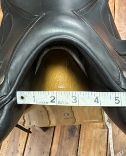 2022 Arion 4D Dressage Saddle - 18"