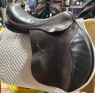 2008 Black Country Ricochet Jump Saddle - 17.5"