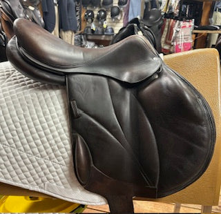 2017 Voltaire Lexington Monoflap Jump Saddle - 17.5"
