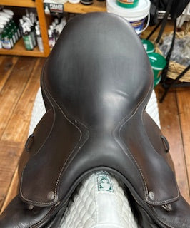 2016 Voltaire Palm Beach Jump Saddle - 17.5"