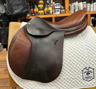 2016 Butet Saumur Close Contact Jump Saddle - 17"