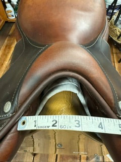 2016 Butet Saumur Close Contact Jump Saddle - 17"
