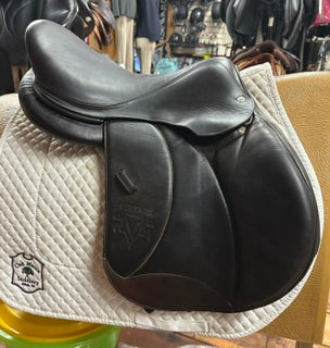 2021 Voltaire Stuttgart Jump Saddle - 17"