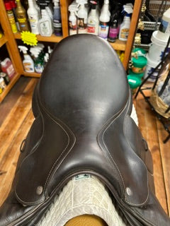 2021 Voltaire Stuttgart Jump Saddle - 17"